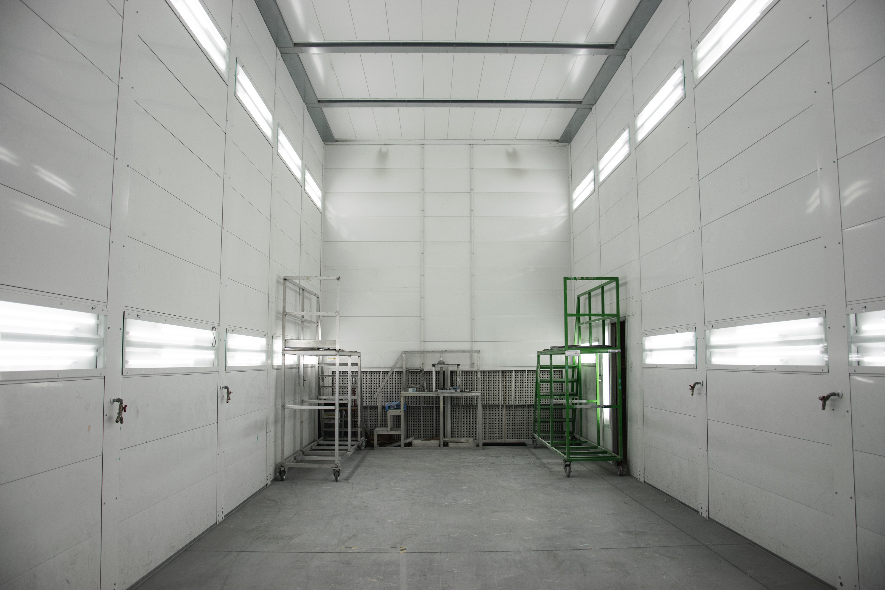 Blowtherm fényezőfülkék Európa legnagyobb e-busz gyárában