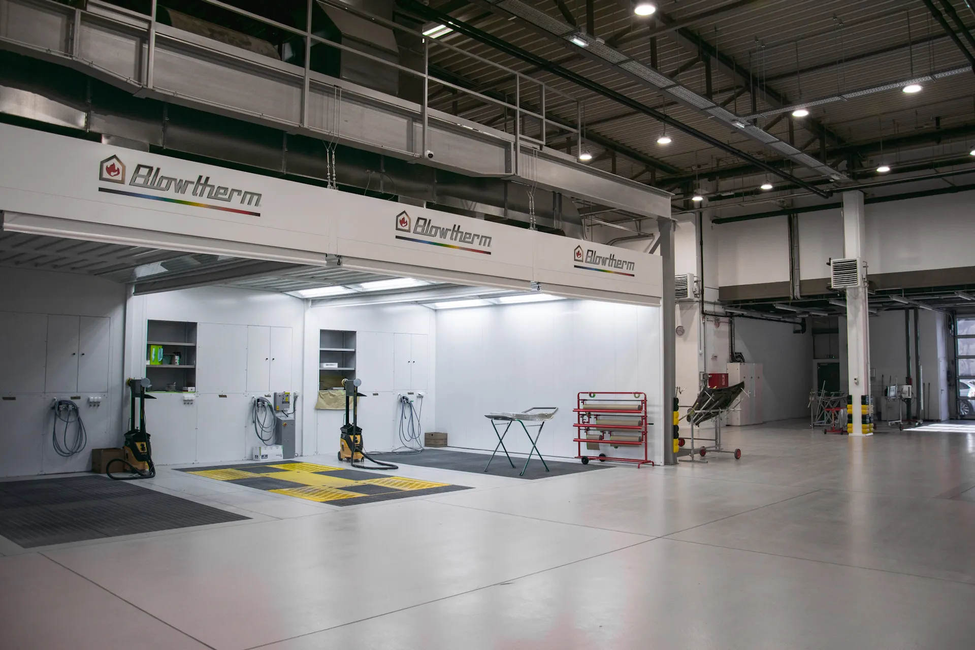 Komplett karosszéria fényező műhely