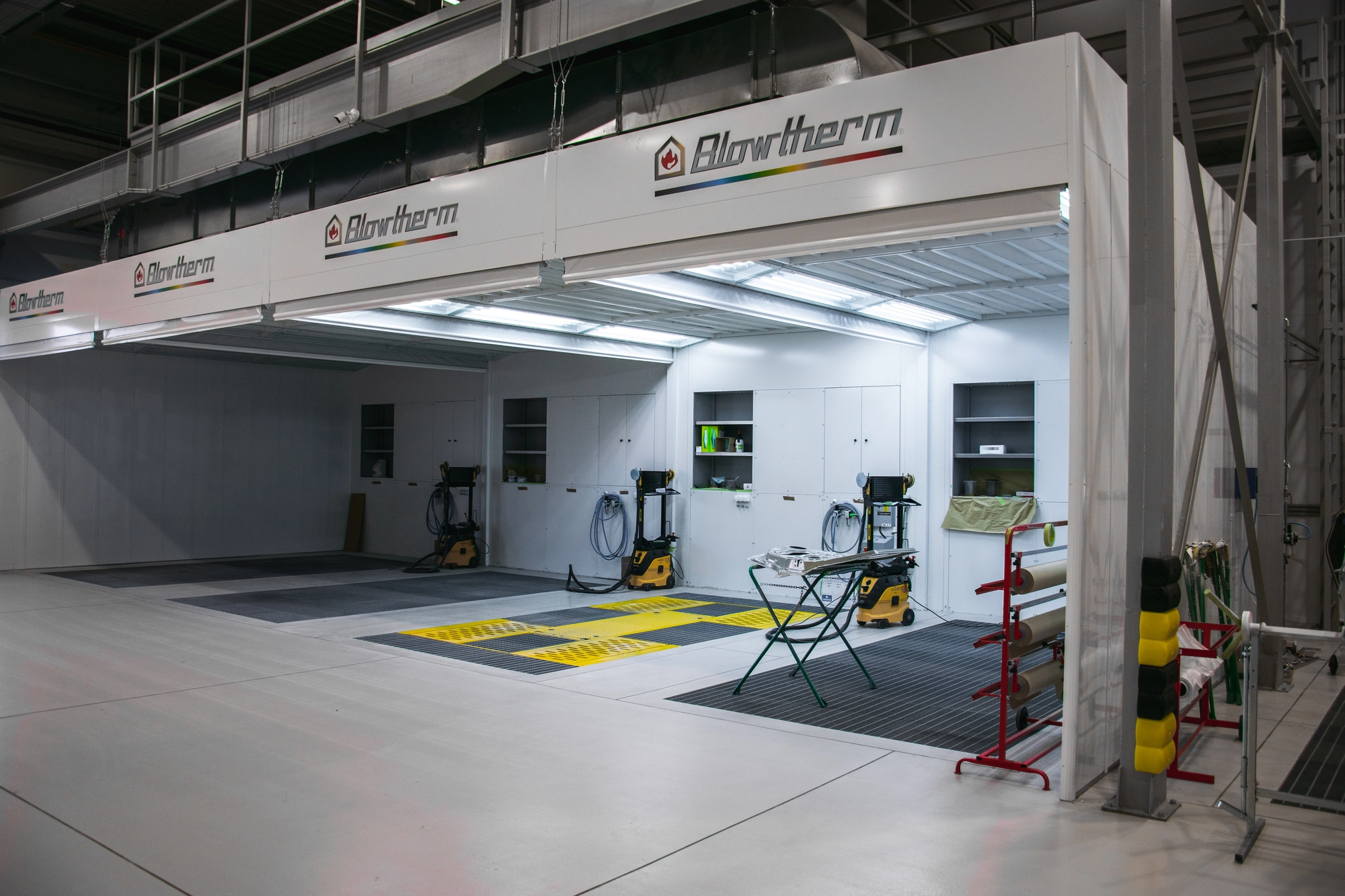 Komplett karosszéria fényező műhely