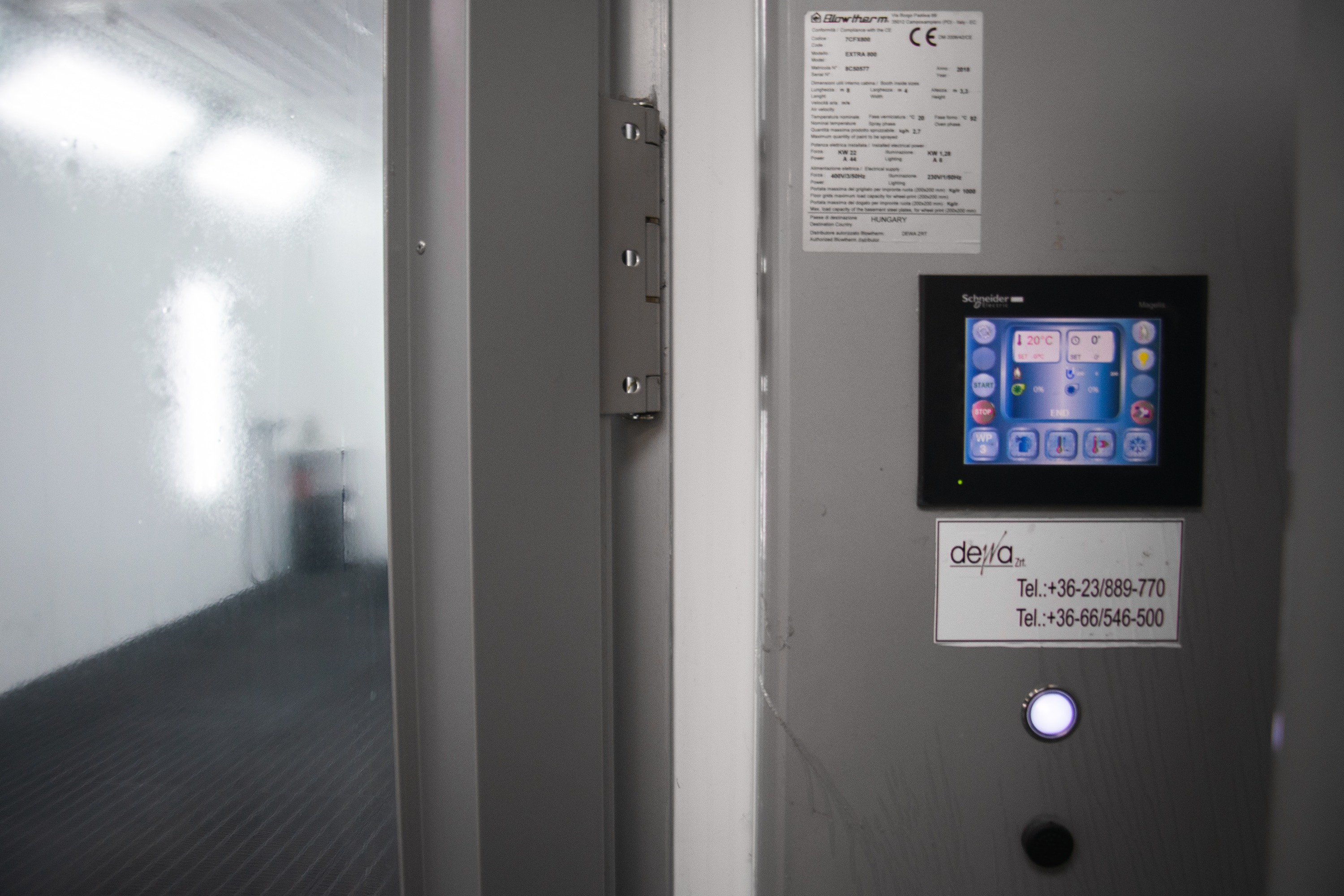 Blowtherm fényezőfülke és előkészítő állás Mercedes nagykereskedésnéln